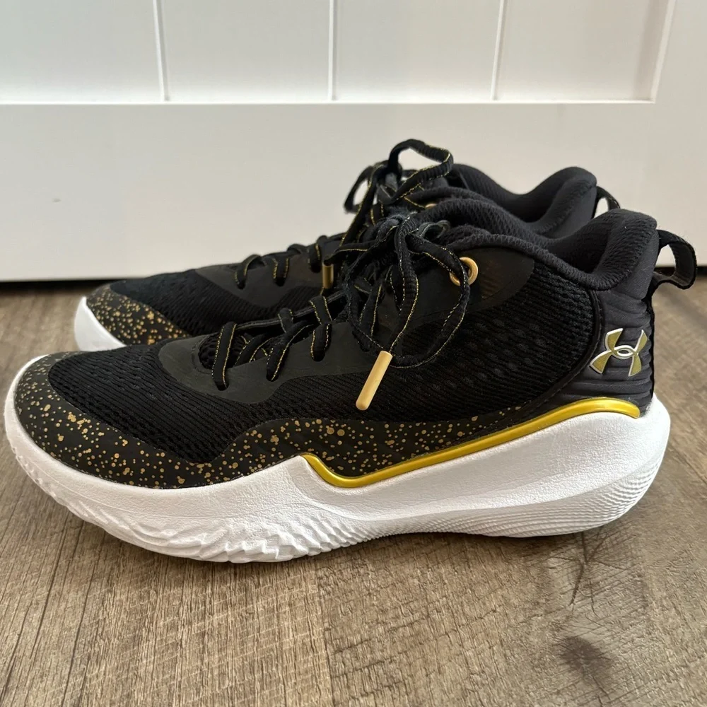 Under Armour barley worn